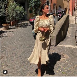 Zara voluminous crop top/sand